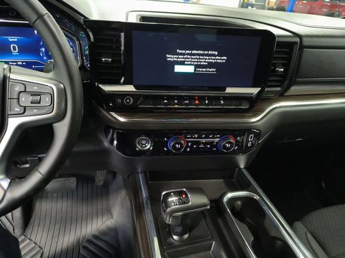 Used 2023 Chevrolet Silverado 1500 LT AWD/4WD image 17