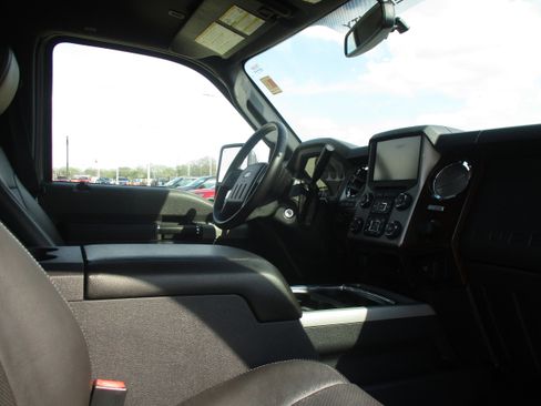 Used 2014 Ford F250 Lariat w/ Chrome Package AWD/4WD image 38