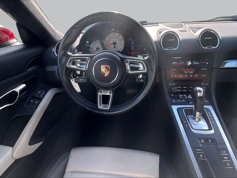 Used 2019 Porsche 718 Cayman RWD image 6