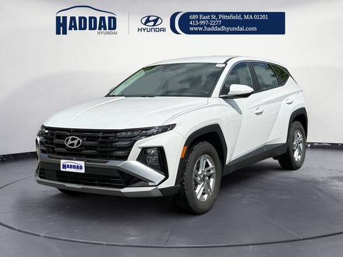 Used 2025 Hyundai Tucson SE AWD/4WD image 1
