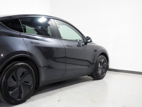 Used 2026 Tesla Model Y Long Range RWD image 64