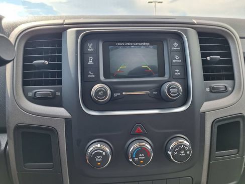Used 2017 RAM 2500 Tradesman w/ Chrome Appearance Group RWD image 18