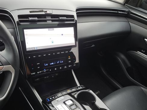 Certified 2024 Hyundai Tucson Limited AWD/4WD image 25