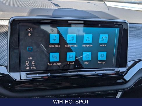 New 2026 Volkswagen Atlas Cross Sport SEL R-Line AWD/4WD image 23