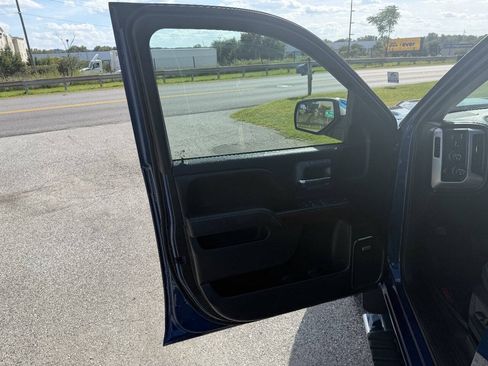 Used 2018 GMC Sierra 1500 SLT AWD/4WD image 9