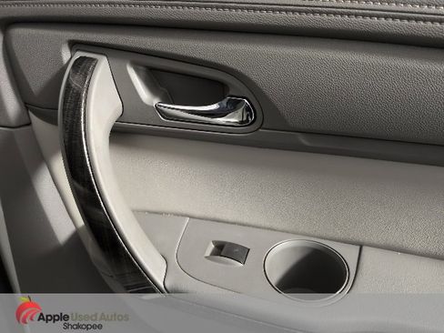 Used 2014 GMC Acadia SLT image 39