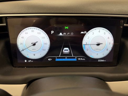 Certified 2023 Hyundai Tucson Limited w/ Cargo Package image 16