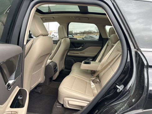 Used 2022 Lincoln Corsair AWD w/ Premium Package image 24