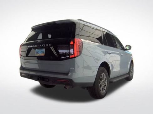 Used 2025 Ford Expedition Active AWD/4WD image 7