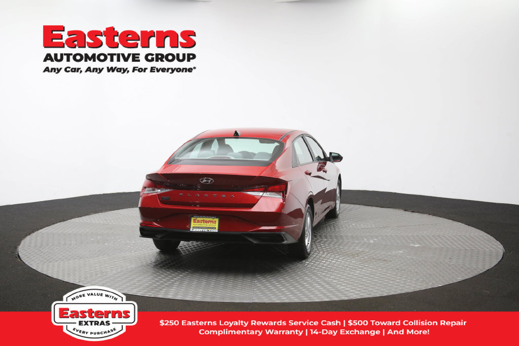 Used 2023 Hyundai Elantra SE w/ Cargo Package FWD image 39