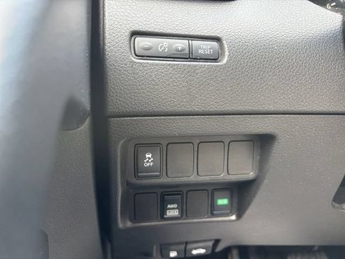 Used 2019 Nissan Rogue Sport S w/ Appearance Package AWD/4WD image 17