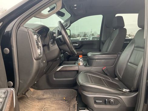 Used 2022 GMC Sierra 3500 Denali w/ Denali Ultimate Package image 16