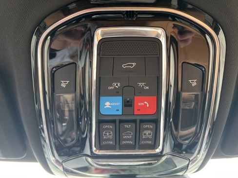 Used 2022 Jeep Grand Cherokee Summit w/ Advanced Protech Group IV image 14