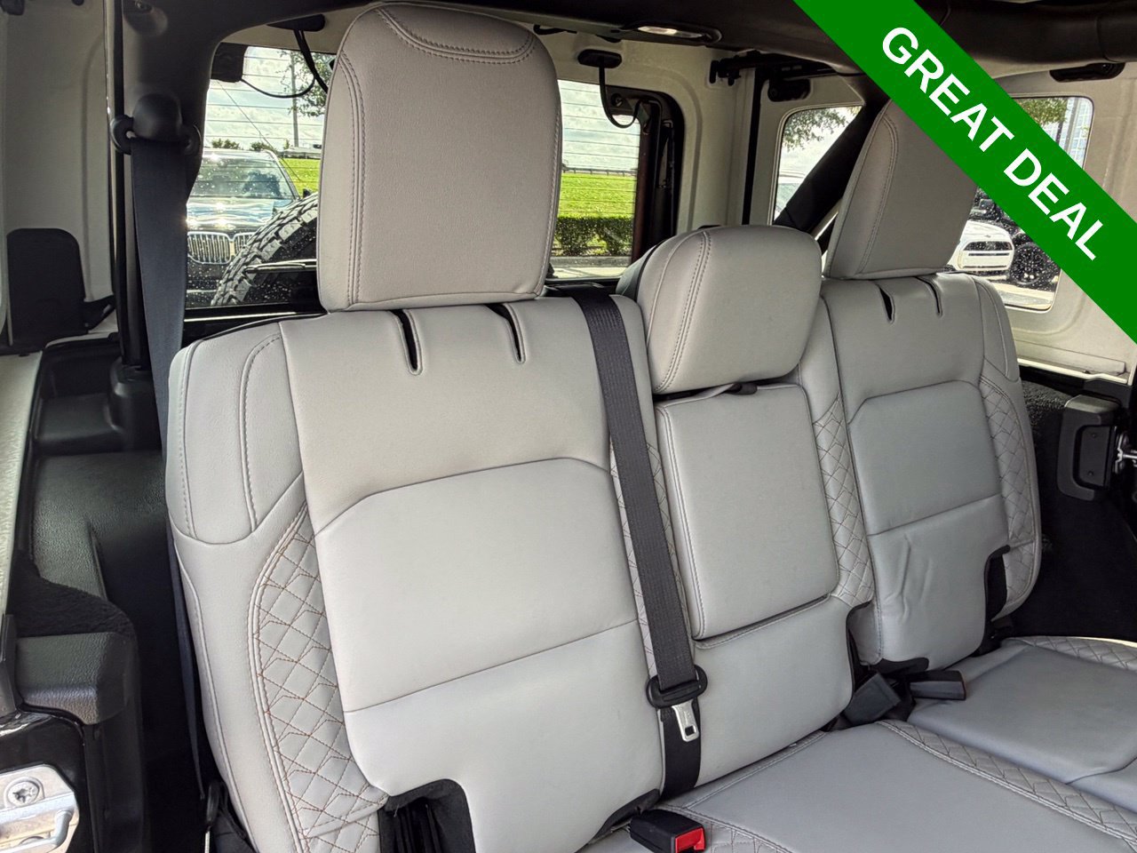 Used 2021 Jeep Wrangler Unlimited Sahara AWD/4WD image 44
