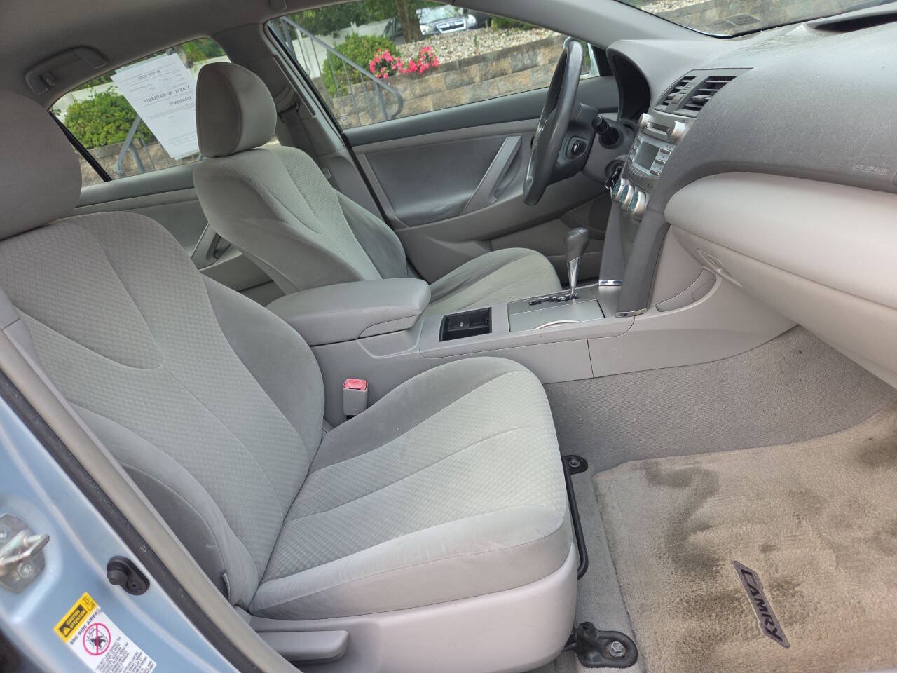 Used 2009 Toyota Camry LE FWD image 20
