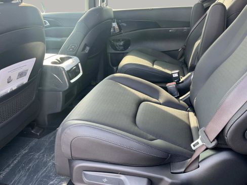 New 2026 Kia Carnival SX Prestige FWD image 23