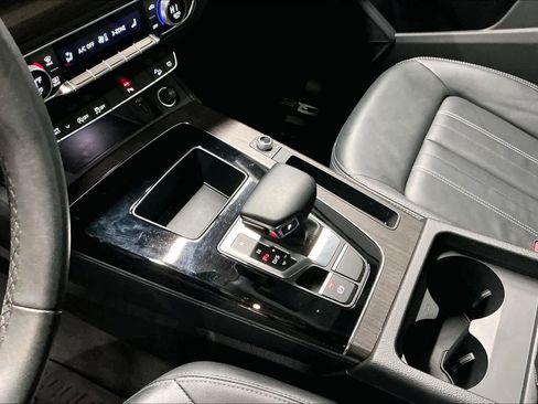 Used 2023 Audi Q5 2.0T Premium w/ Convenience Package image 19