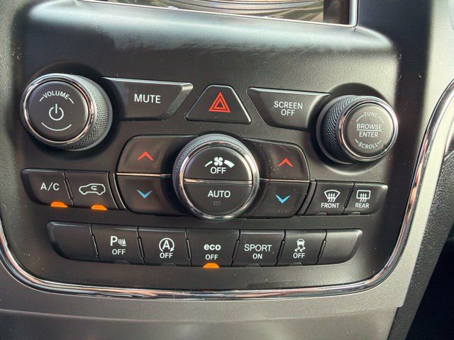 Used 2019 Jeep Grand Cherokee Laredo AWD/4WD image 25