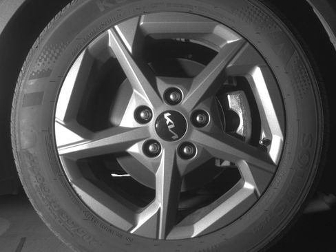 Used 2025 Kia K4 LXS image 13