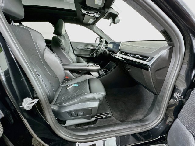 Used 2025 BMW X2 xDrive28i AWD/4WD image 28