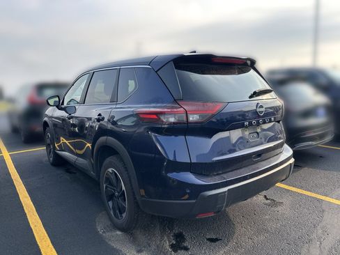 Used 2025 Nissan Rogue SV AWD/4WD image 4