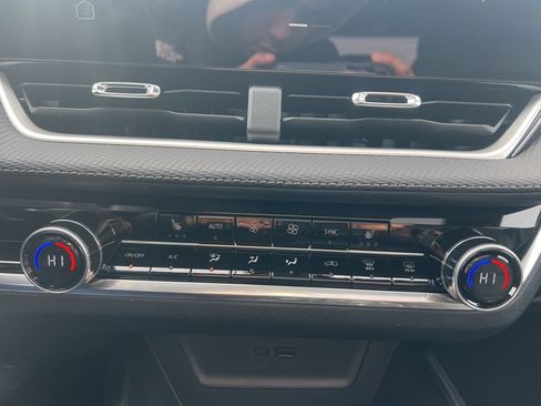 New 2026 Chevrolet Equinox LT w/ Convenience Package II image 21