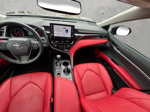 Used 2023 Toyota Camry XSE image 3