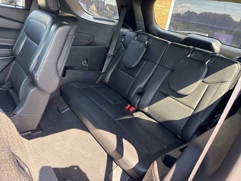 Used 2020 Ford Explorer XLT w/ Equipment Group 202A AWD/4WD image 19