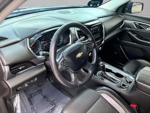 Used 2019 Chevrolet Traverse Premier w/ Driver Confidence II Package FWD image 14