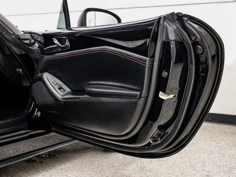 Used 2018 MAZDA MX-5 Miata RF Grand Touring RWD image 50