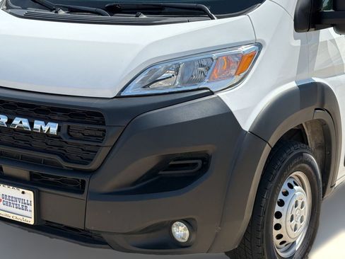 Used 2025 RAM ProMaster 2500 w/ Convenience Group FWD image 12