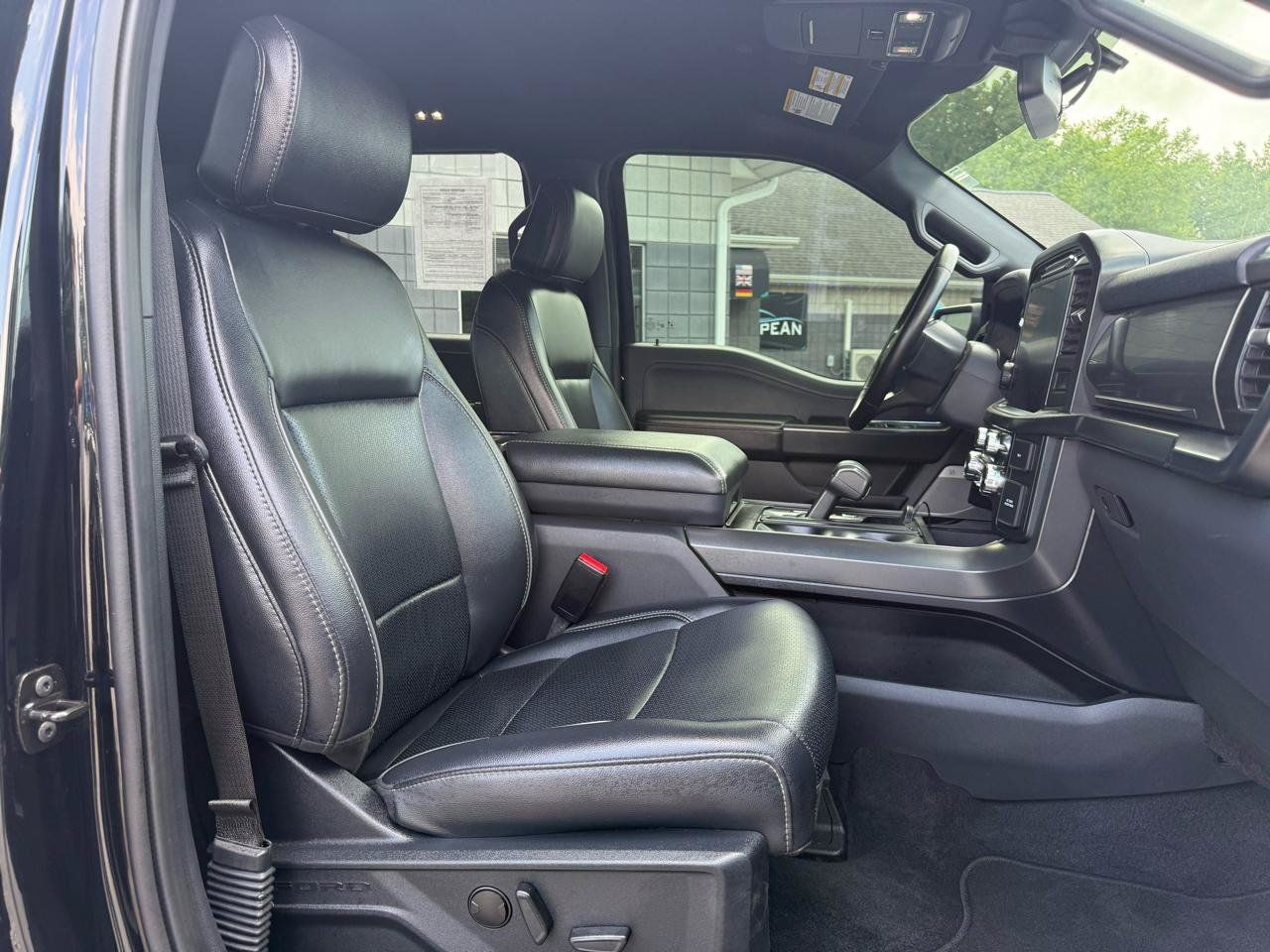 Used 2025 Ford F150 Lariat w/ Bed Utility Package AWD/4WD image 13