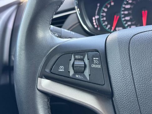 Used 2019 Chevrolet Trax LT w/ Redline Edition FWD image 17