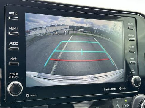 Used 2020 Toyota Highlander XLE image 14