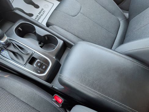 Used 2020 Hyundai Santa Fe SE image 17