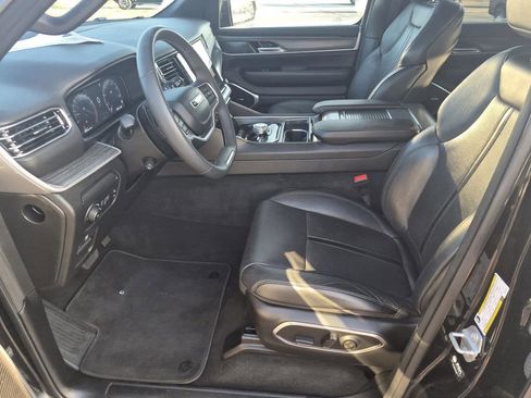 Used 2024 Jeep Wagoneer Series II AWD/4WD image 12