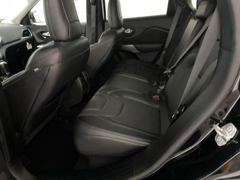 Used 2021 Jeep Cherokee Latitude Lux w/ Comfort/Convenience Group AWD/4WD image 13