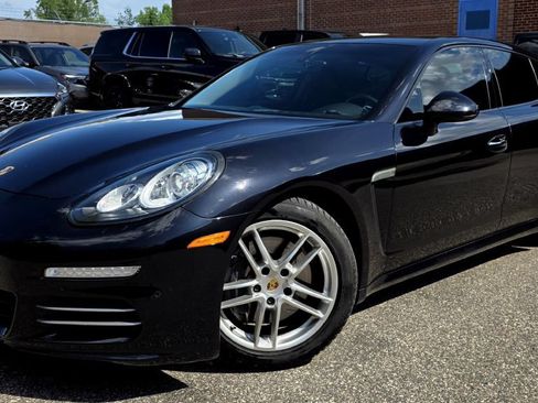 Used 2015 Porsche Panamera 4 AWD/4WD image 4