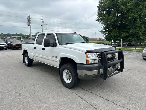 Used 2006 Chevrolet Silverado 2500 LT w/ Heavy-Duty Power Package RWD image 2