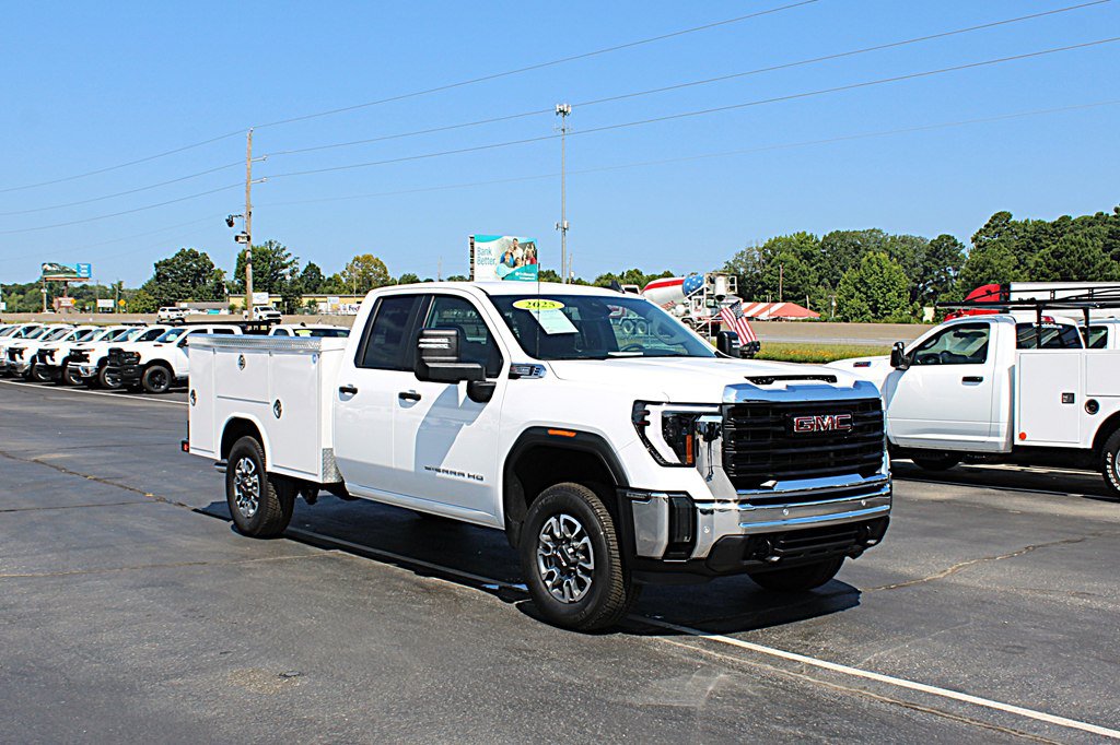 Used 2025 GMC Sierra 3500 Pro w/ 1SA Pro Safety Plus Package RWD image 3