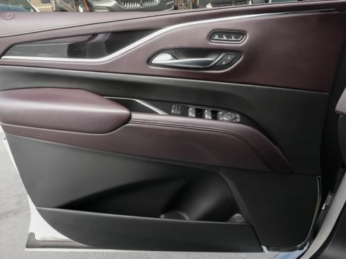 Used 2022 Cadillac Escalade Sport Platinum w/ Heavy-Duty Trailer Package AWD/4WD image 29
