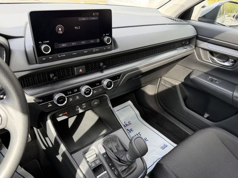 Used 2023 Honda CR-V EX image 16