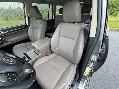 Used 2023 Lexus GX 460 Premium image 11