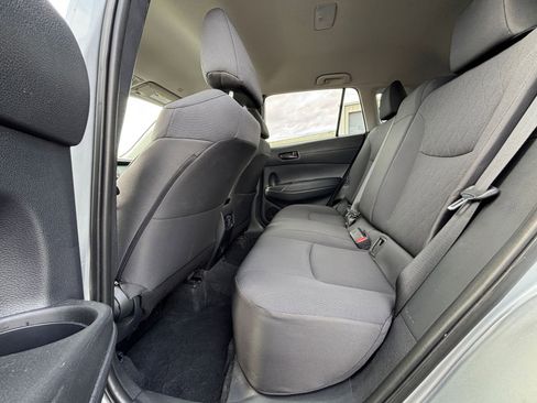 Used 2025 Toyota Corolla Cross LE image 24