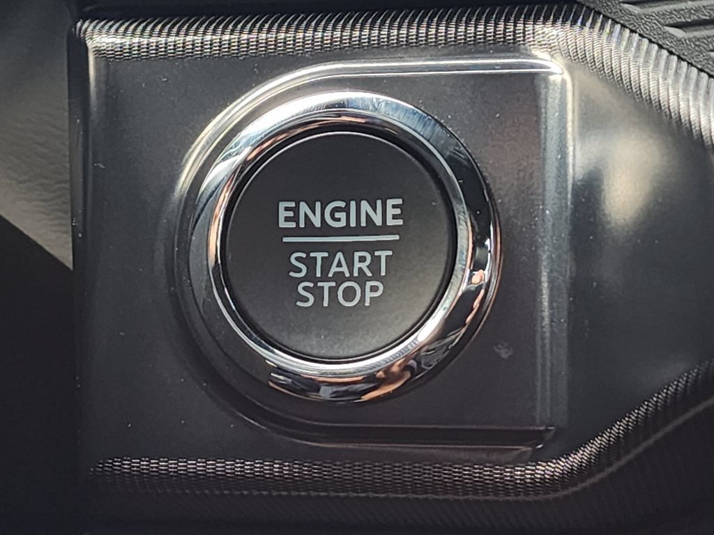 Used 2025 Ford F150 Raptor AWD/4WD image 35