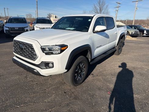 Used 2023 Toyota Tacoma TRD Off-Road image 1