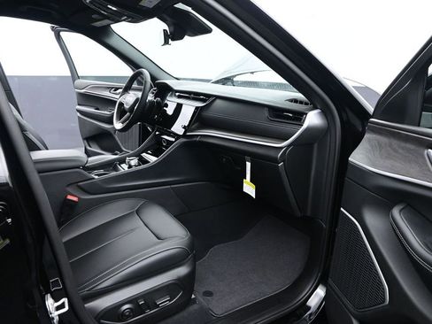New 2026 Jeep Grand Cherokee L Limited AWD/4WD image 19