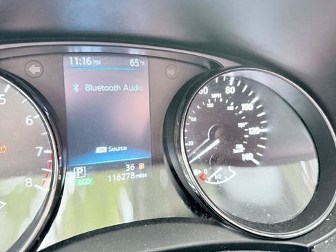Used 2019 Nissan Rogue SV AWD/4WD image 8