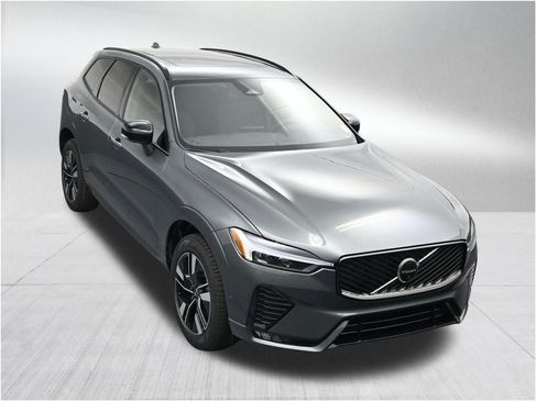 New 2026 Volvo XC60 B5 Plus AWD/4WD image 19