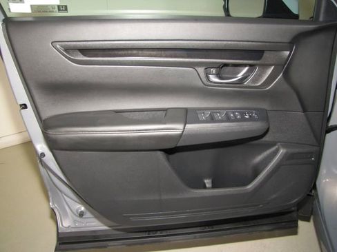 Certified 2025 Honda CR-V LX image 9